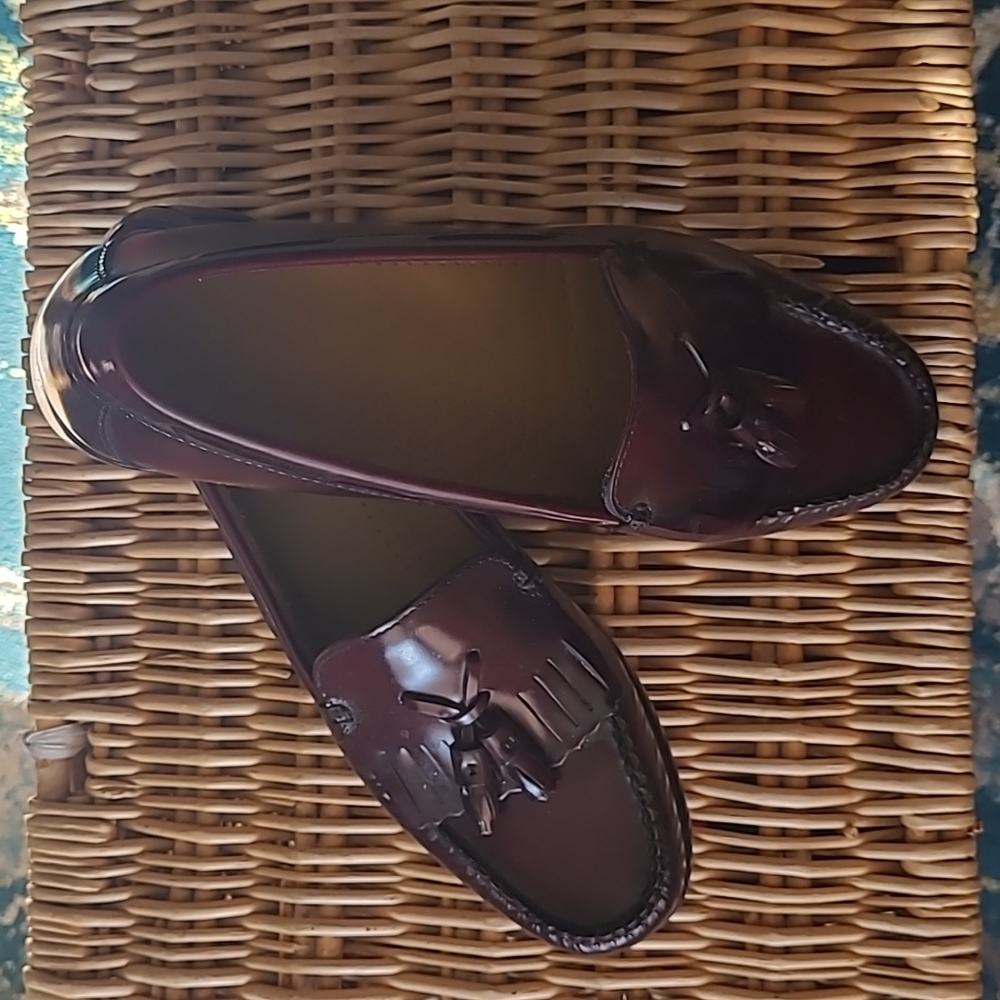 GH Bass Weejuns Madewell Loafers, dark cherry shiny brown leather. Women 9